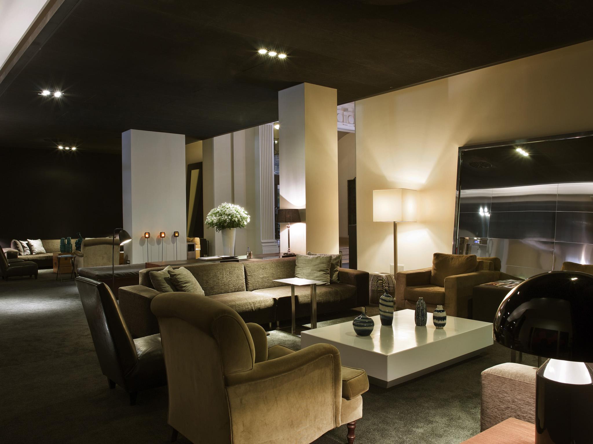 Grand Hotel Central, Small Luxury Hotels Барселона Екстериор снимка The lounge at the airport