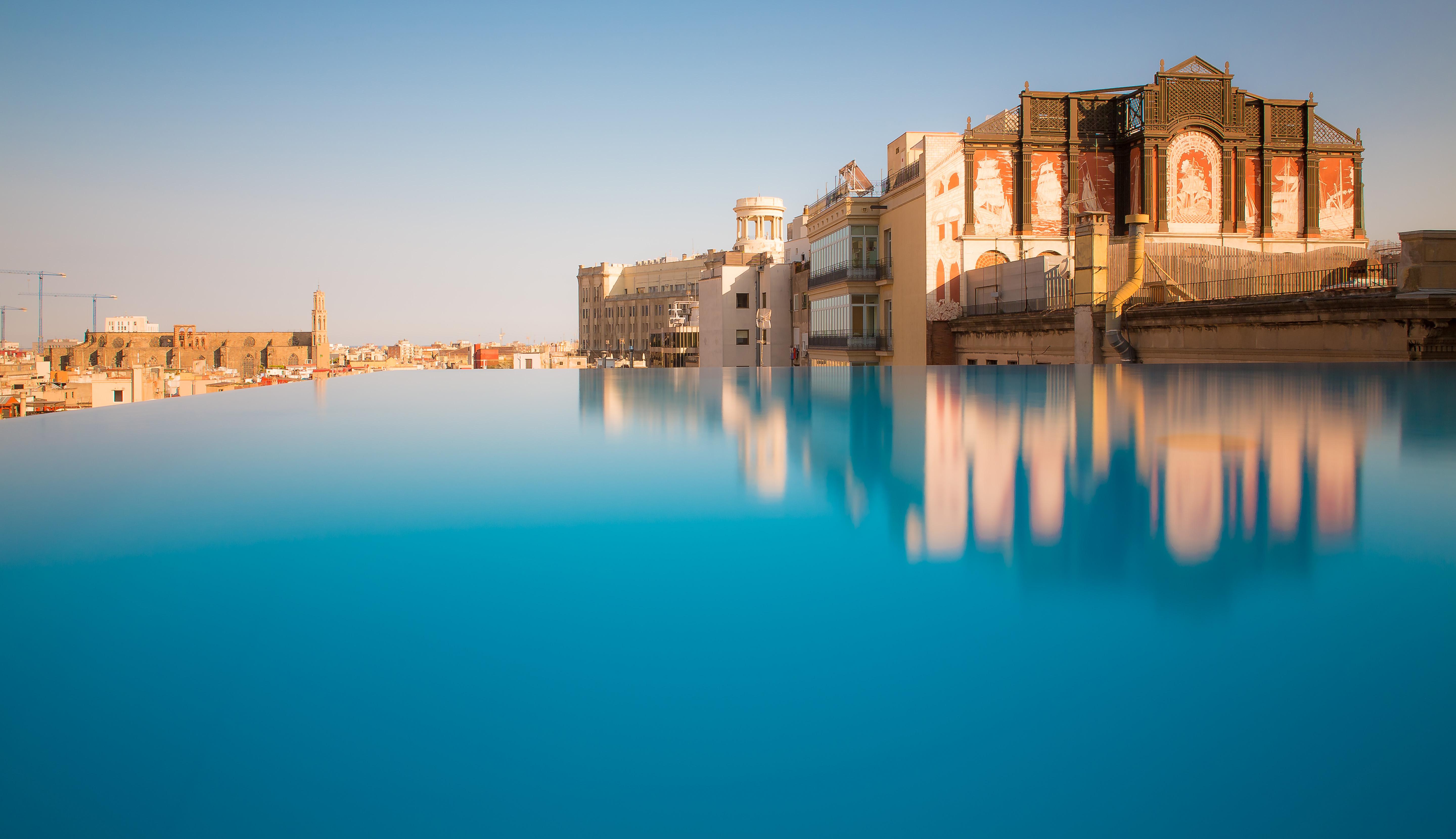 Grand Hotel Central, Small Luxury Hotels Барселона Екстериор снимка The pool at the Westin Excelsior