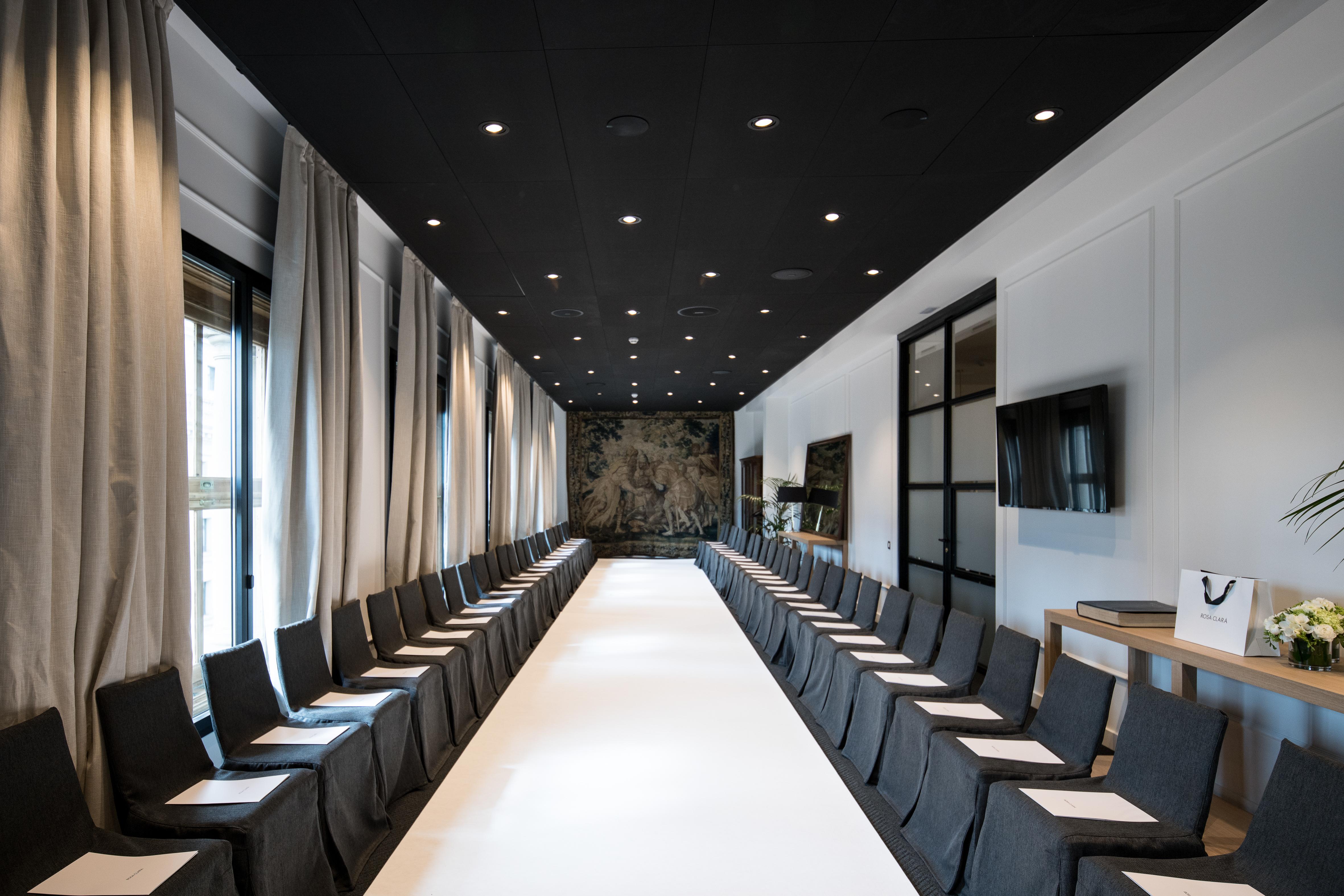Grand Hotel Central, Small Luxury Hotels Барселона Екстериор снимка The conference room of the German Academy of Sciences
