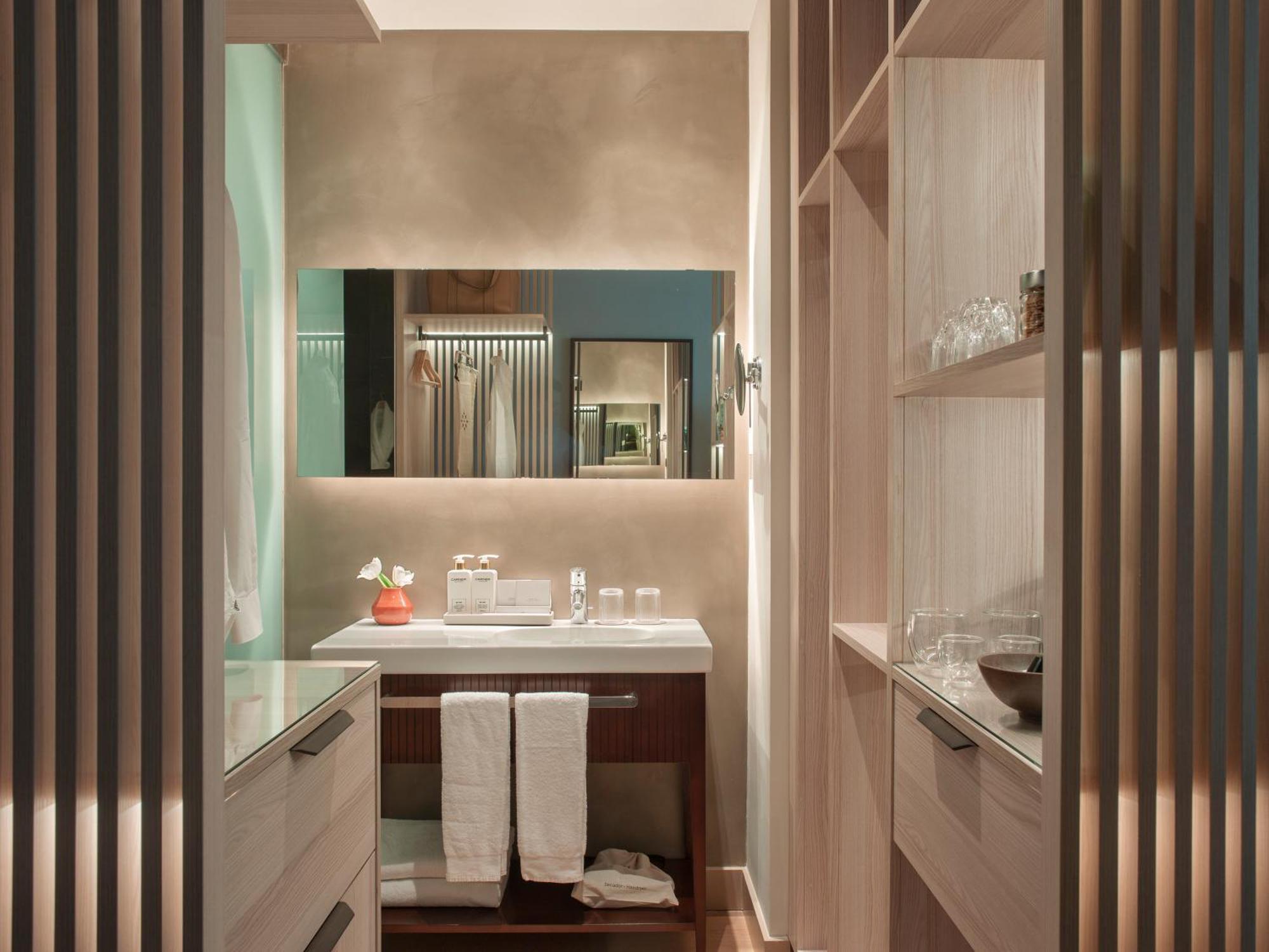 Grand Hotel Central, Small Luxury Hotels Барселона Екстериор снимка Bathroom