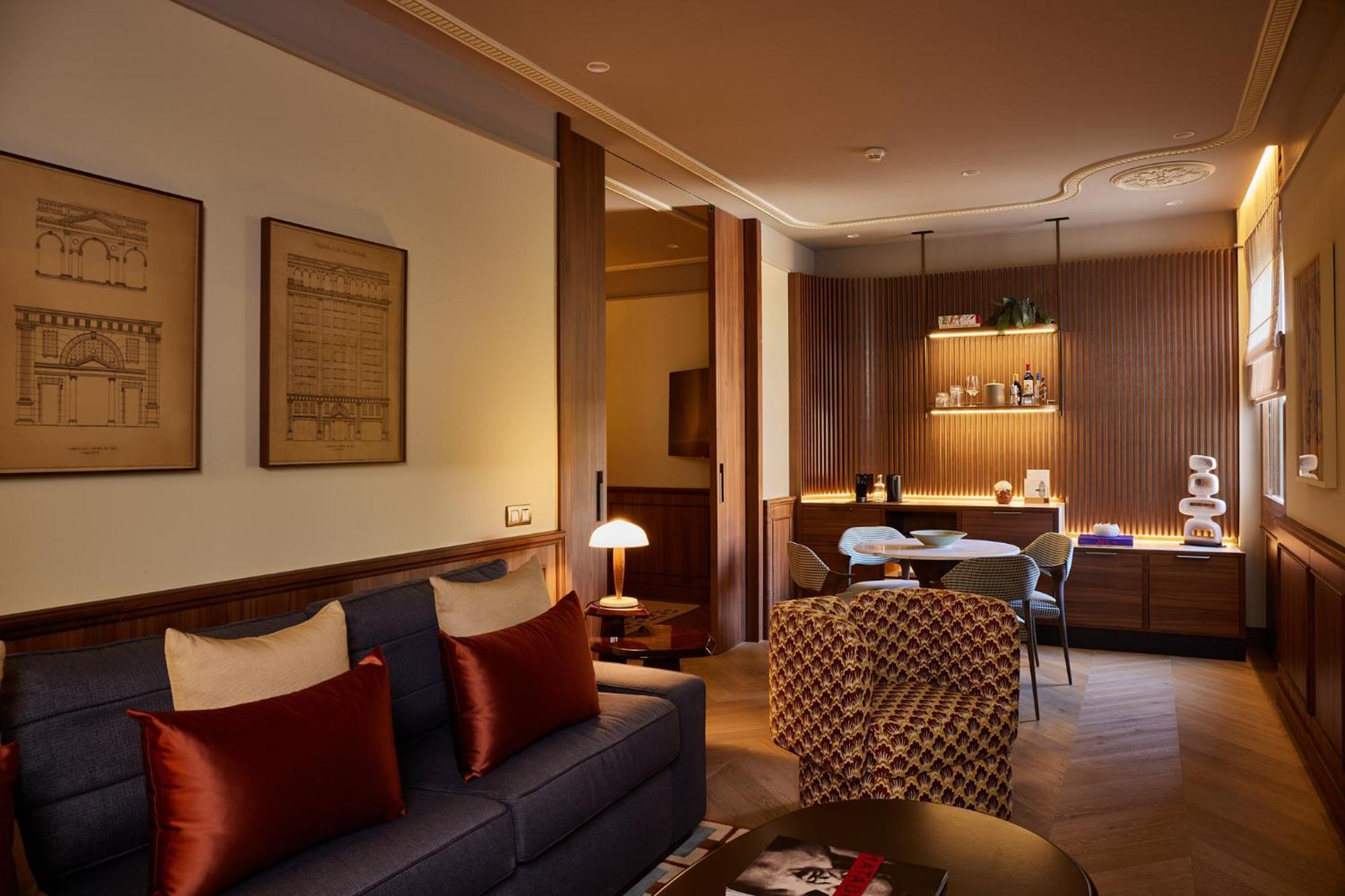Grand Hotel Central, Small Luxury Hotels Барселона Екстериор снимка A suite at the hotel