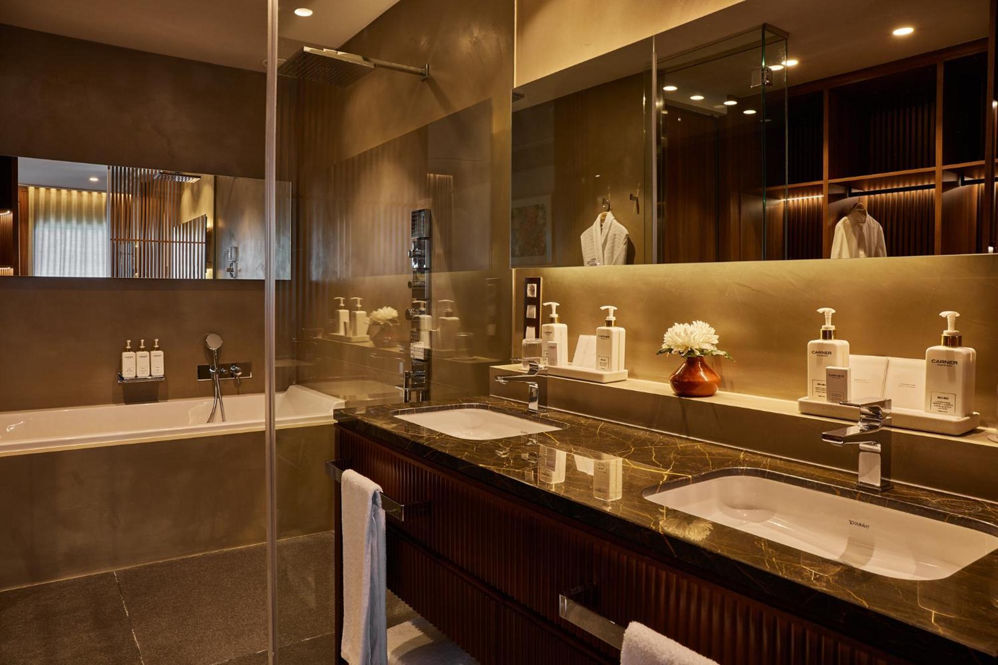Grand Hotel Central, Small Luxury Hotels Барселона Екстериор снимка Bathroom