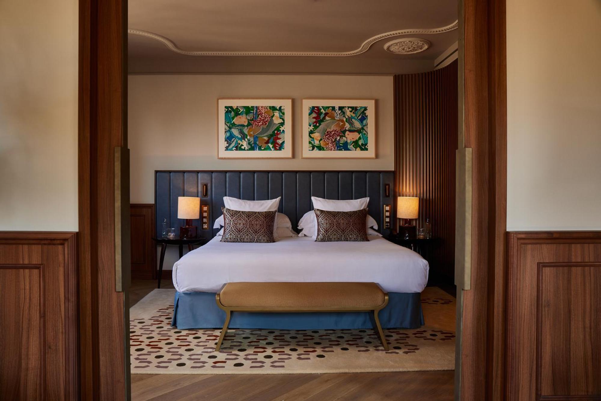 Grand Hotel Central, Small Luxury Hotels Барселона Екстериор снимка A bedroom at the hotel