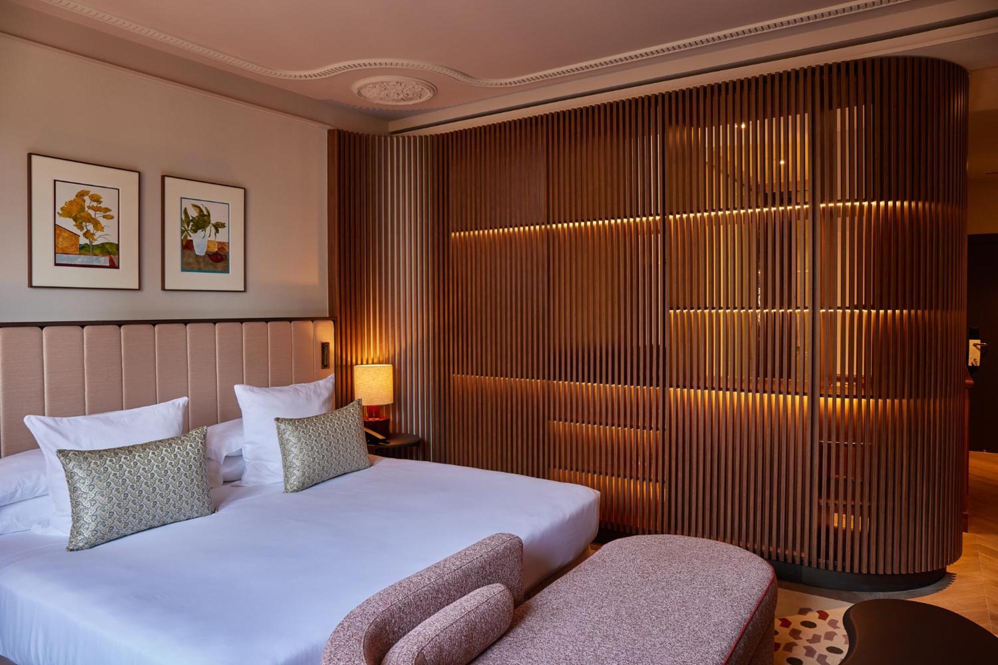 Grand Hotel Central, Small Luxury Hotels Барселона Екстериор снимка A room at the hotel