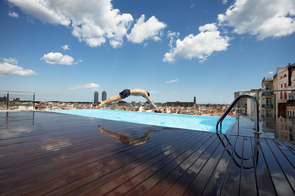 Grand Hotel Central, Small Luxury Hotels Барселона Съоръжения снимка The rooftop pool