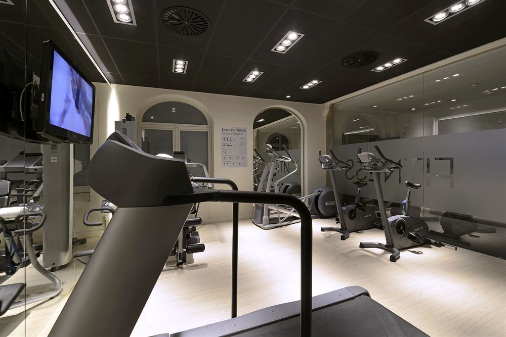 Grand Hotel Central, Small Luxury Hotels Барселона Екстериор снимка The gym at the hotel