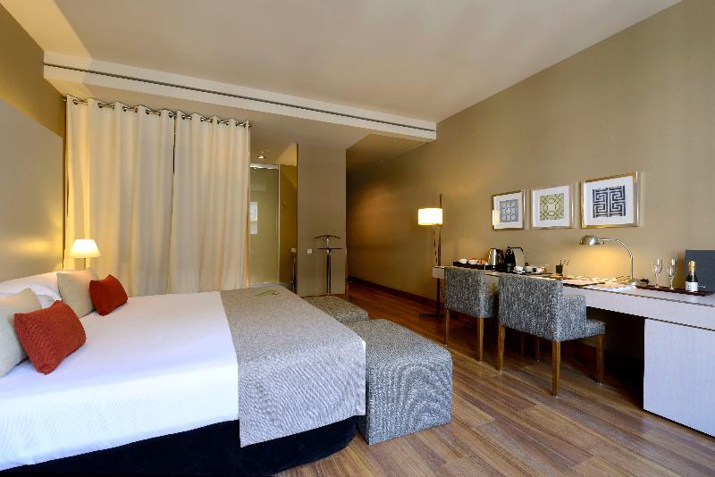 Grand Hotel Central, Small Luxury Hotels Барселона Екстериор снимка A room at the hotel